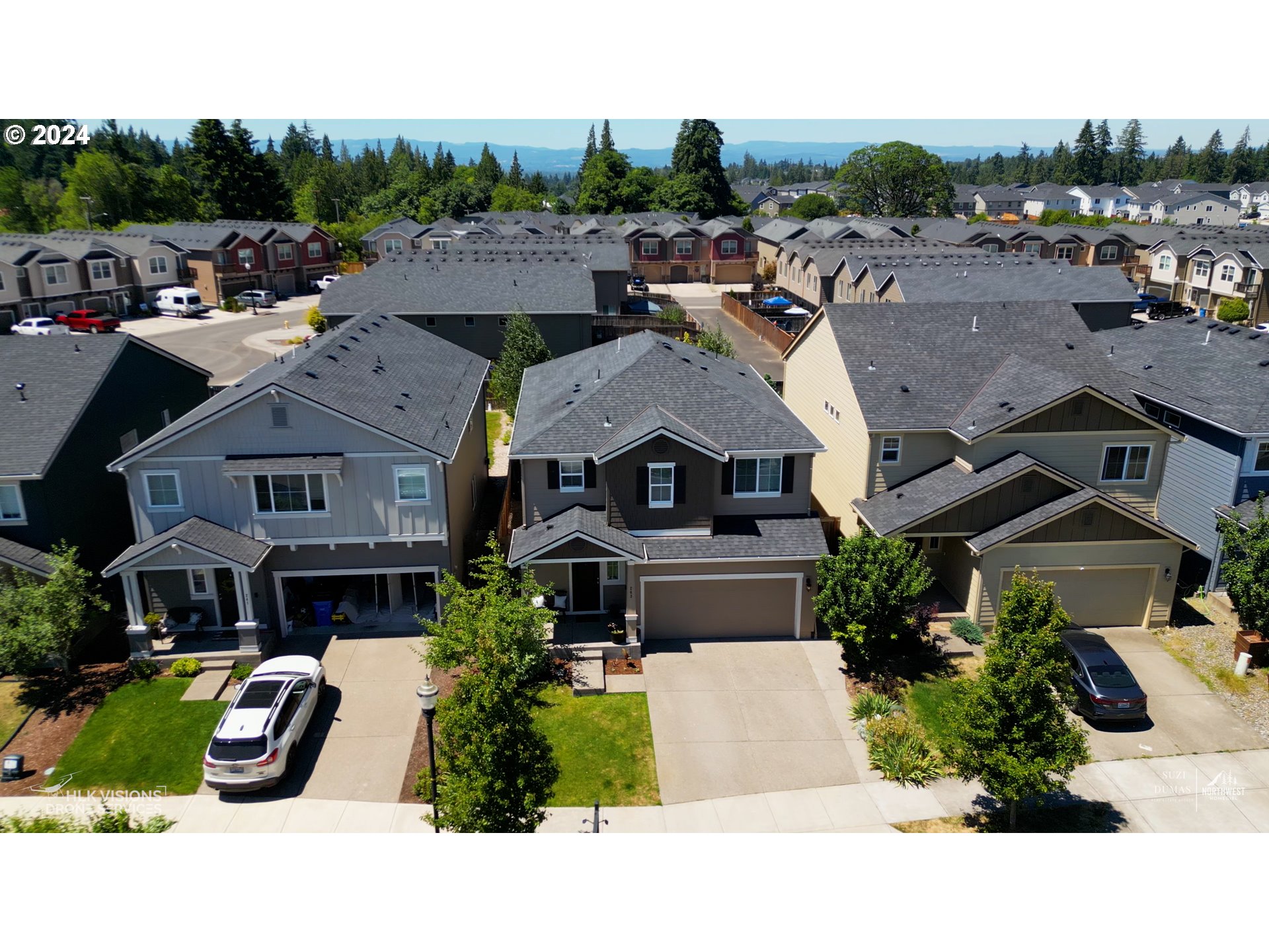263 North 34th Court Ridgefield, WA 98642 - Photo 37 of 40 a aerial view of a town with big houses