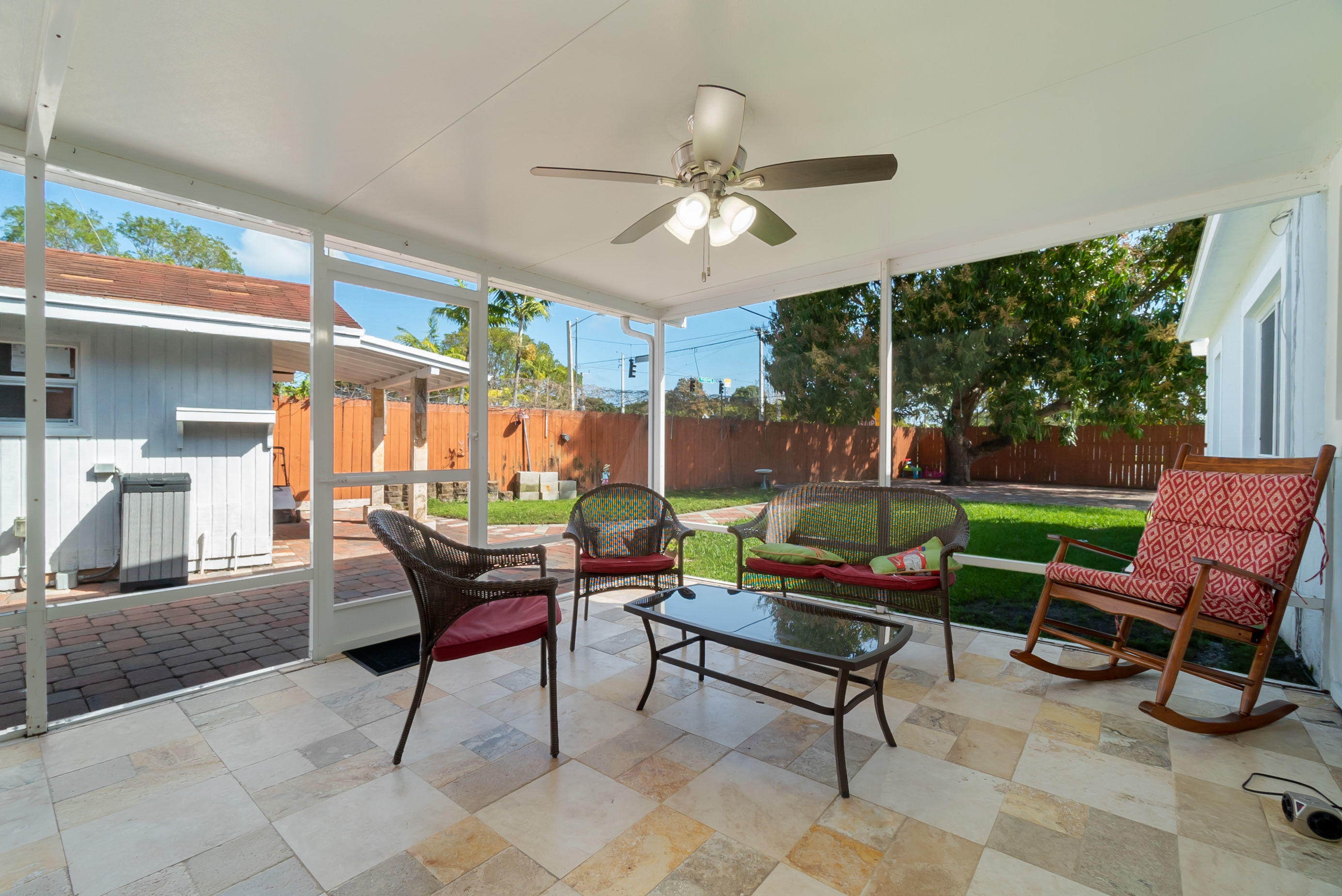 901 Churchill Road West Palm Beach, FL 33405 - Photo 15 of 31 017_17