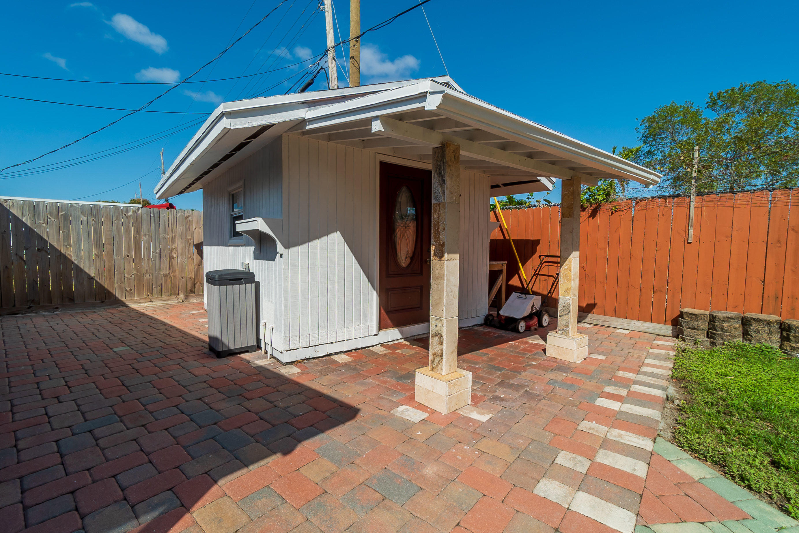 901 Churchill Road West Palm Beach, FL 33405 - Photo 18 of 31 020_20