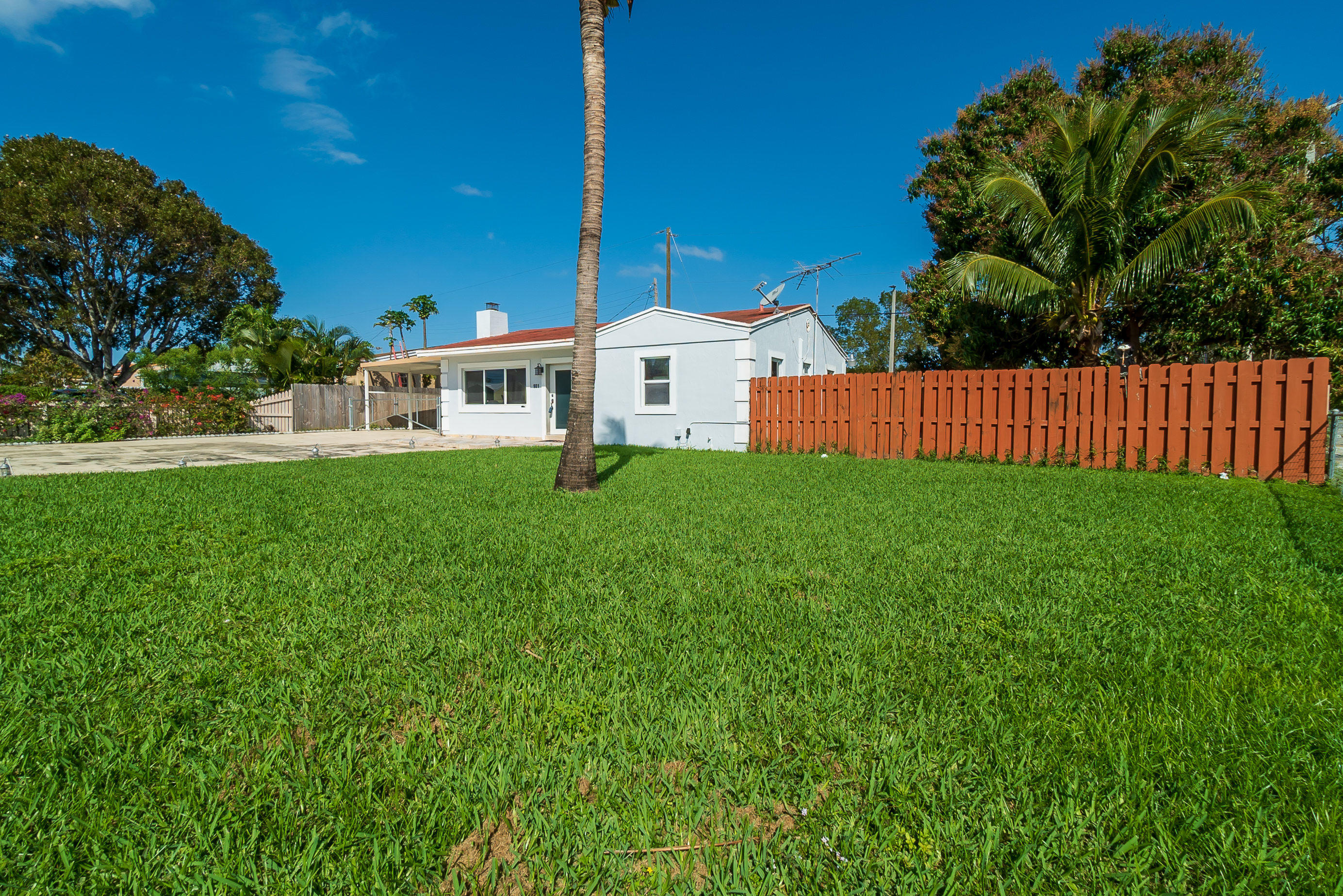 901 Churchill Road West Palm Beach, FL 33405 - Photo 26 of 31 028_29