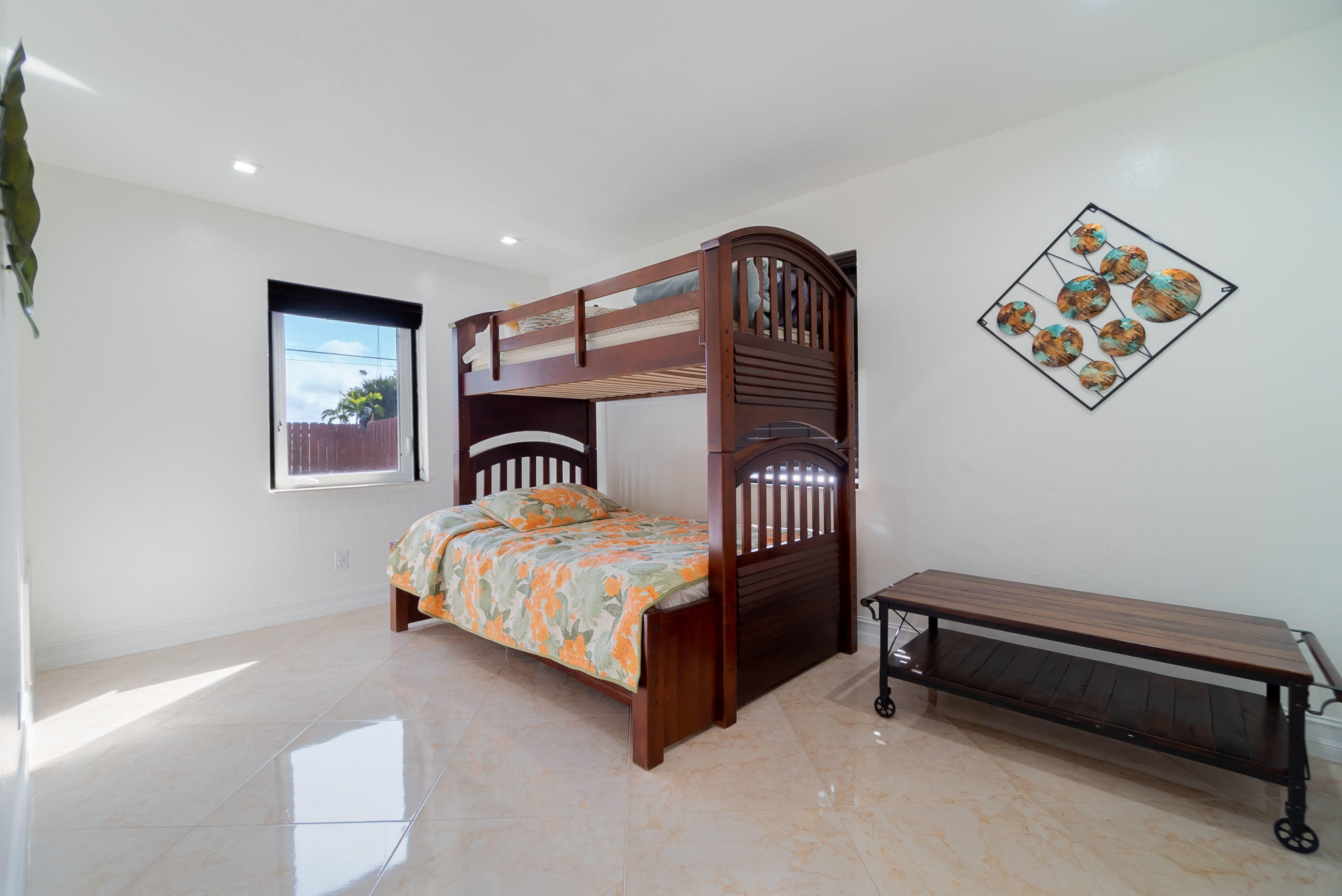 901 Churchill Road West Palm Beach, FL 33405 - Photo 5 of 31 006_6