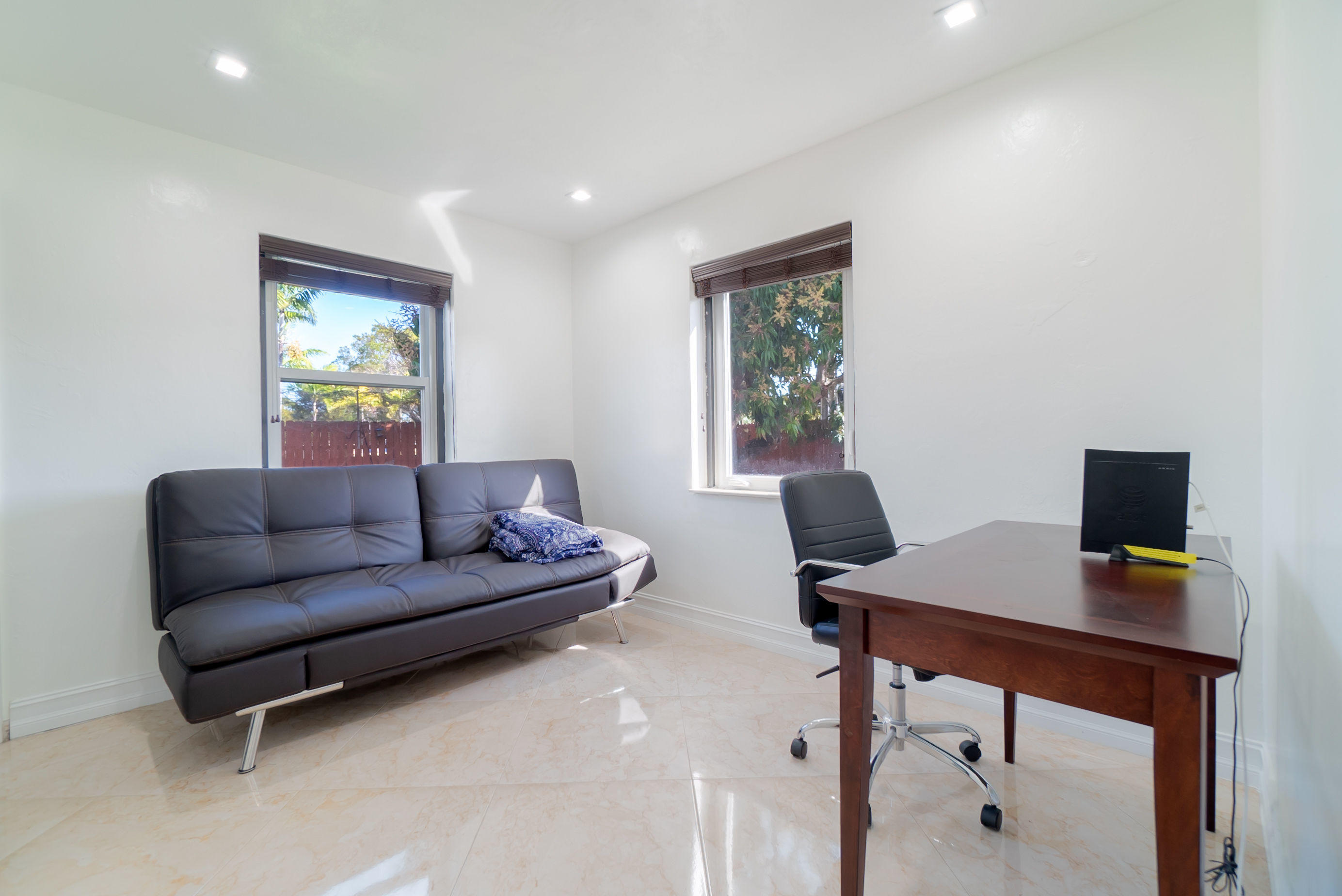901 Churchill Road West Palm Beach, FL 33405 - Photo 7 of 31 008_8