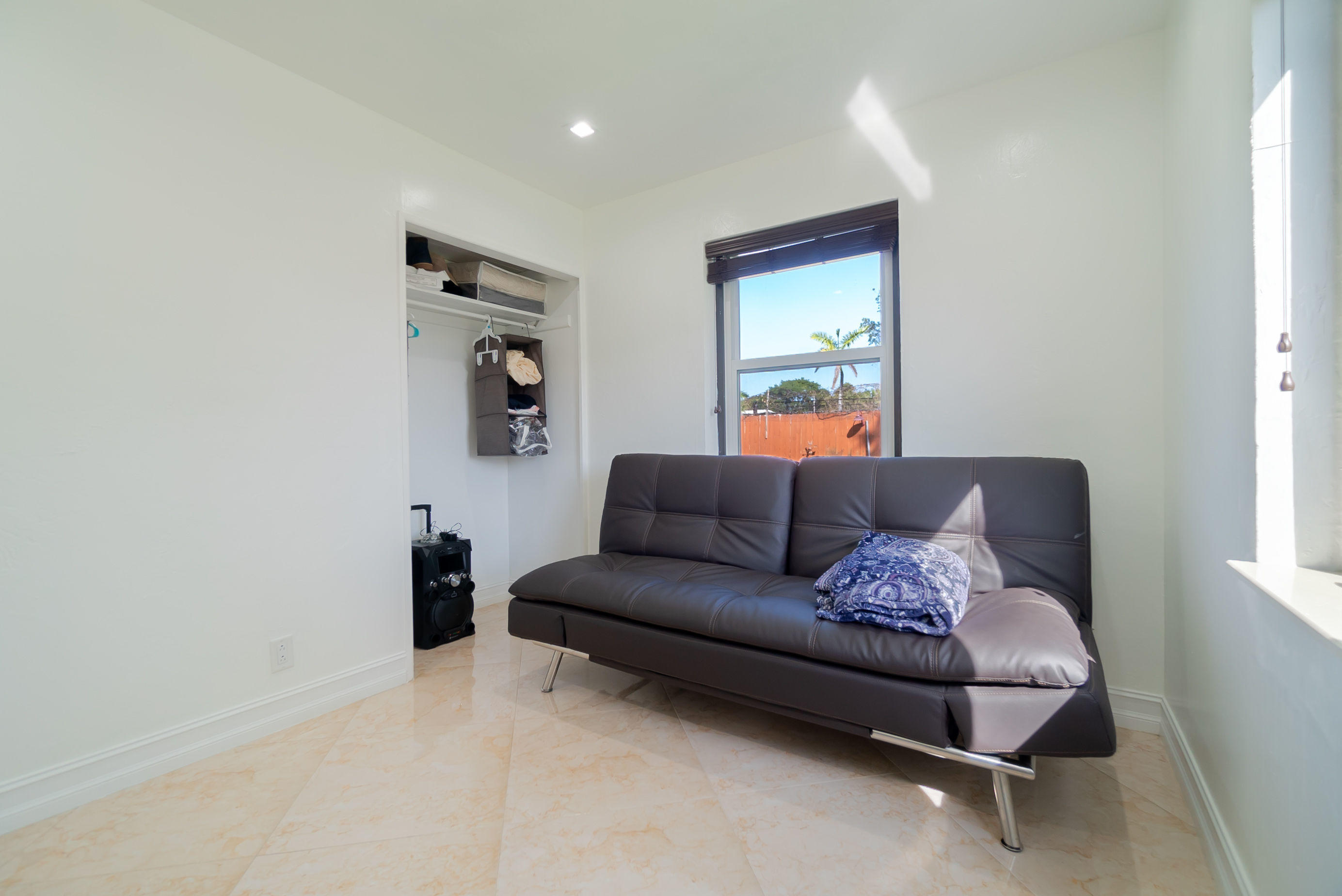 901 Churchill Road West Palm Beach, FL 33405 - Photo 8 of 31 009_9