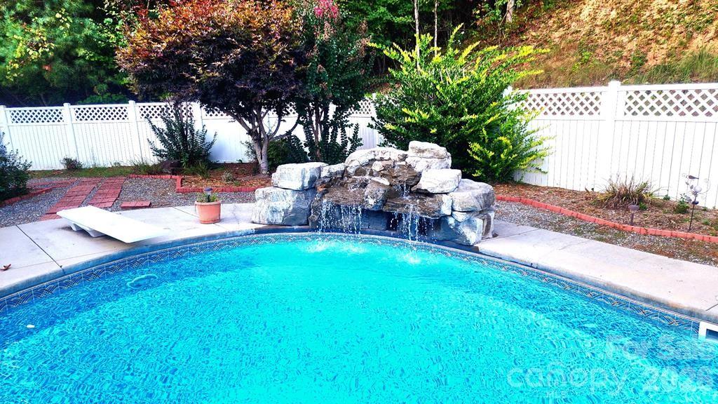 112 Hawks Nest Ridge Cullowhee, NC 28723 - Photo 4 of 48
