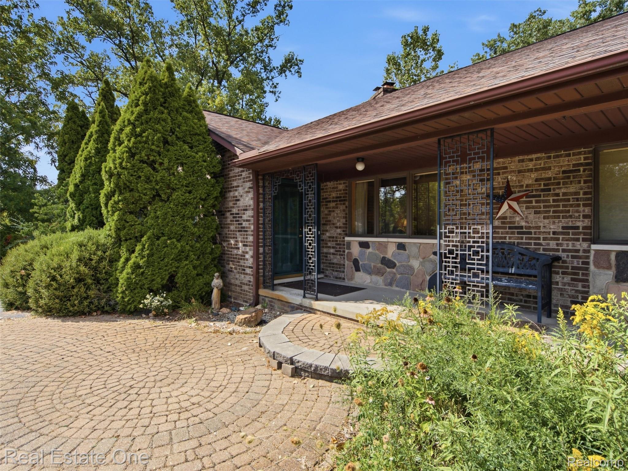 2626 West Wattles Road Troy, MI 48098 - Photo 54 of 65 64-DSC03541.jpg