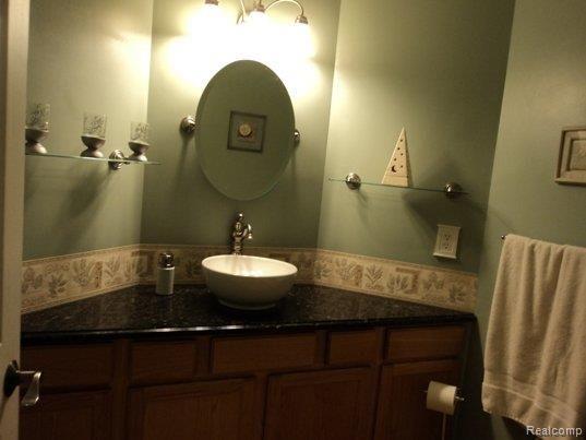 22629 Brantingham Road Macomb, MI 48044 - Photo 20 of 20 DSC00329.JPG