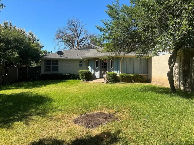 $3,600 | 7135 Blairview Drive, Dallas, TX 75230