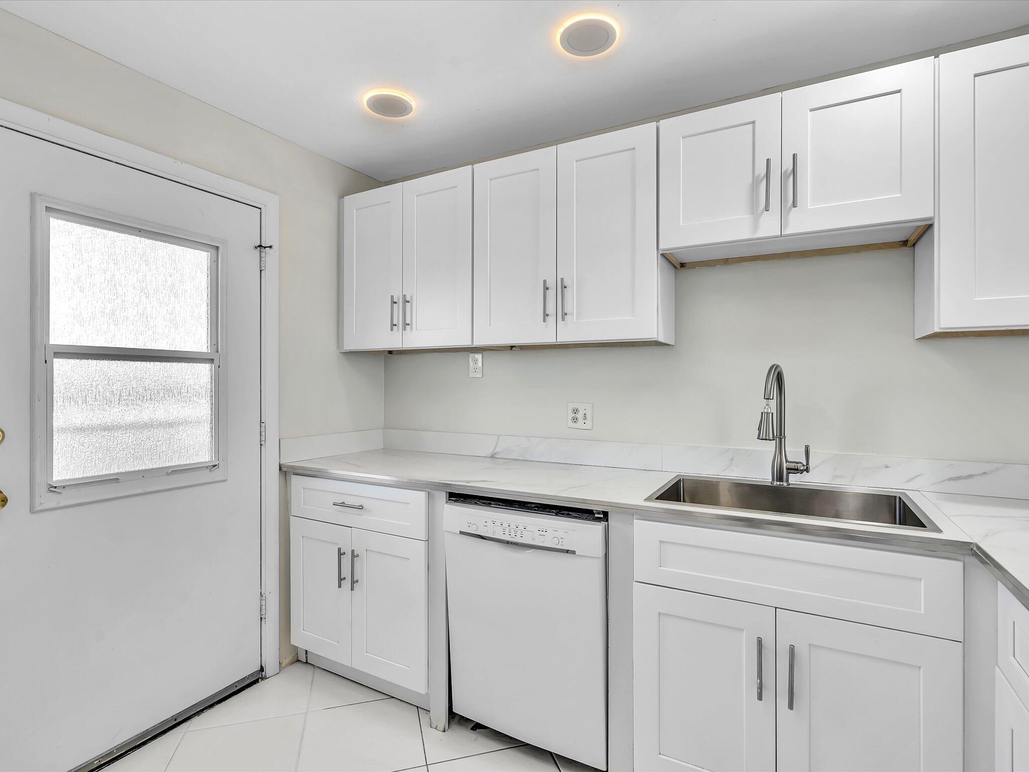 6161 Northwest 2nd Avenue Boca Raton, FL 33487 - Photo 3 of 46 08-FPP00241