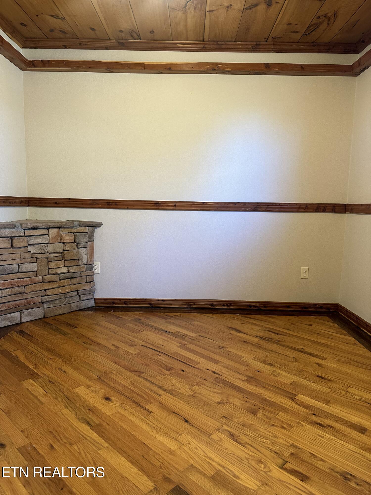 2820 Holiday Hills Road Kodak, TN 37764 - Photo 18 of 48 Bedroom 2