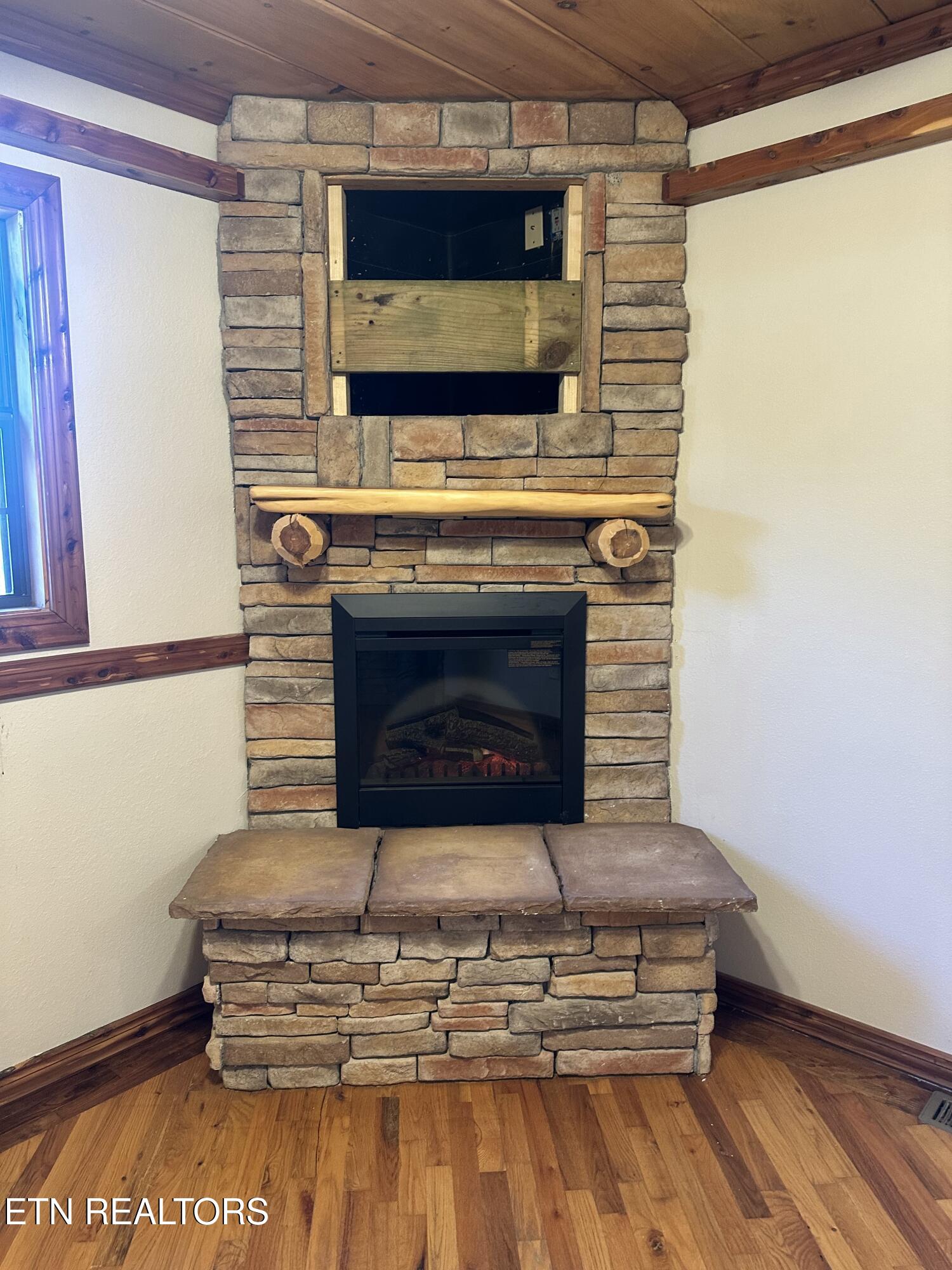 2820 Holiday Hills Road Kodak, TN 37764 - Photo 19 of 48 Bedroom 2