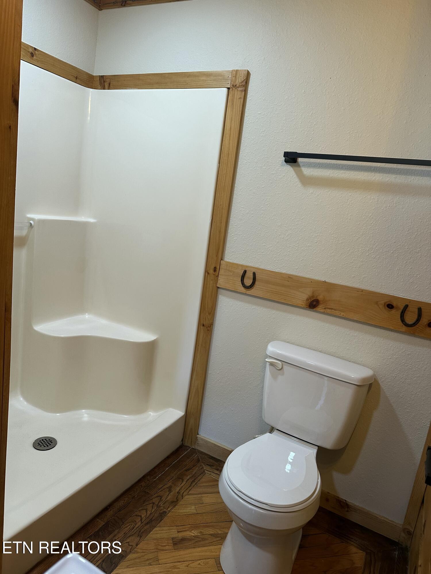 2820 Holiday Hills Road Kodak, TN 37764 - Photo 21 of 48 Bathroom 2