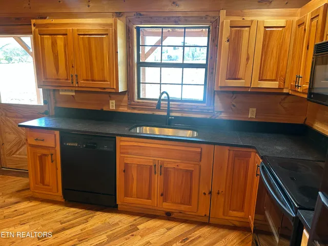 $345,000 | 2820 Holiday Hills Road, Kodak, TN 37764