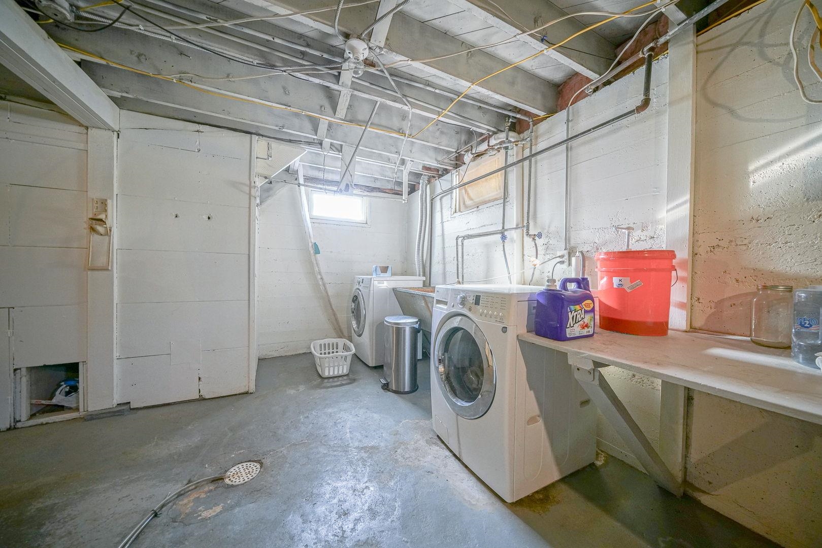 409 West Lincoln Street Mount Morris, IL 61054 - Photo 16 of 28 a utility room with dryer and washer