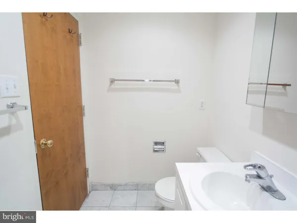 $2,375 | 1600-4 Walnut Street, Unit 502, Philadelphia, PA 19103