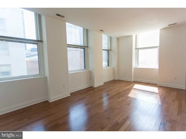 $2,375 | 1600-4 Walnut Street, Unit 502, Philadelphia, PA 19103