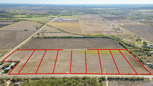 $99,999 | 5 Fm 471, Natalia, TX 78059