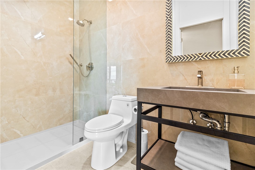 82 Ellery Road Newport, RI 02840 - Photo 7 of 34 Shared bath