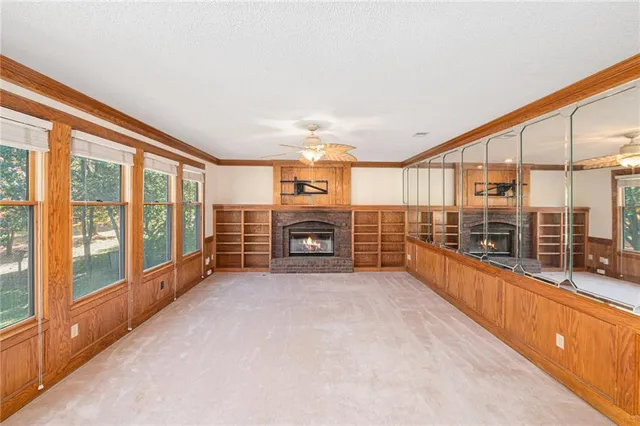 $489,000 | 505 Southeast Williamsburg Drive, Lee's Summit, MO 64063