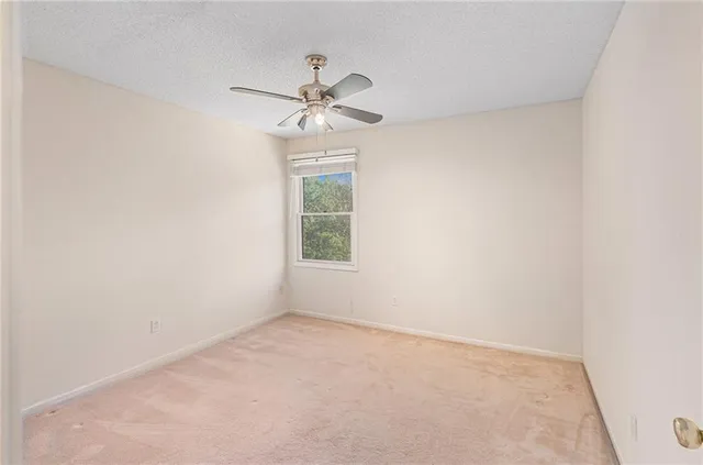 $489,000 | 505 Southeast Williamsburg Drive, Lee's Summit, MO 64063