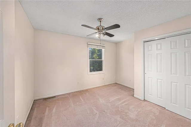 $489,000 | 505 Southeast Williamsburg Drive, Lee's Summit, MO 64063