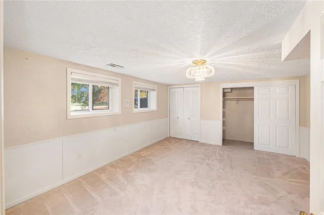 $489,000 | 505 Southeast Williamsburg Drive, Lee's Summit, MO 64063