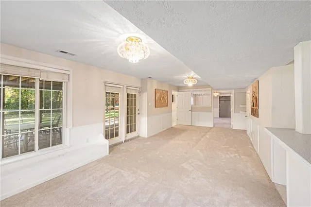 $489,000 | 505 Southeast Williamsburg Drive, Lee's Summit, MO 64063