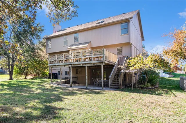 $489,000 | 505 Southeast Williamsburg Drive, Lee's Summit, MO 64063