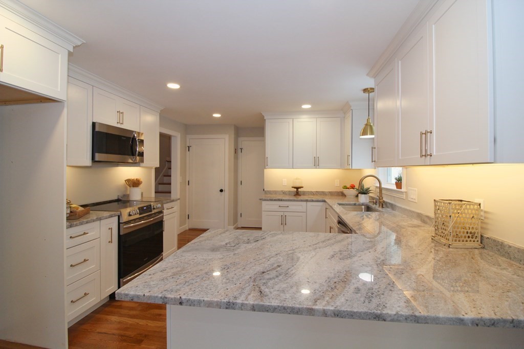 15 Gilbert Road Needham, MA 02492 - Photo 8 of 35