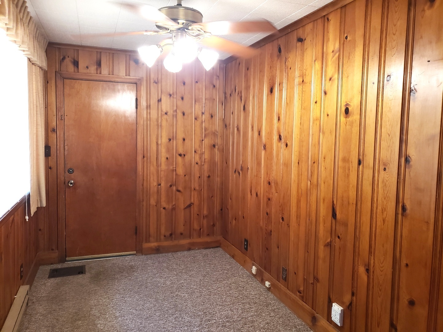 Undisclosed Address Kankakee, IL 60901 - Photo 16 of 35 a view of a elevator