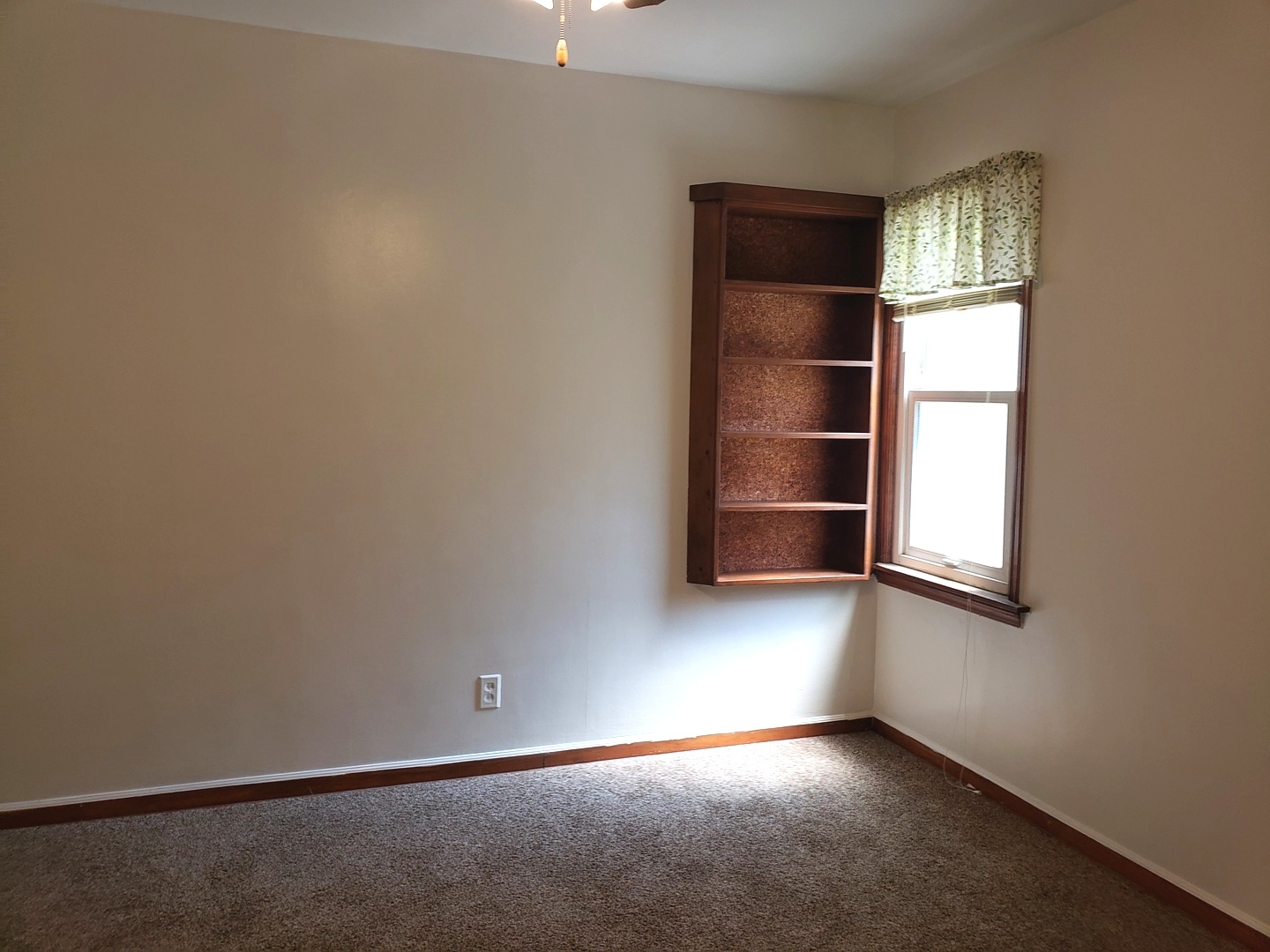 Undisclosed Address Kankakee, IL 60901 - Photo 22 of 35 an empty room with windows and closet