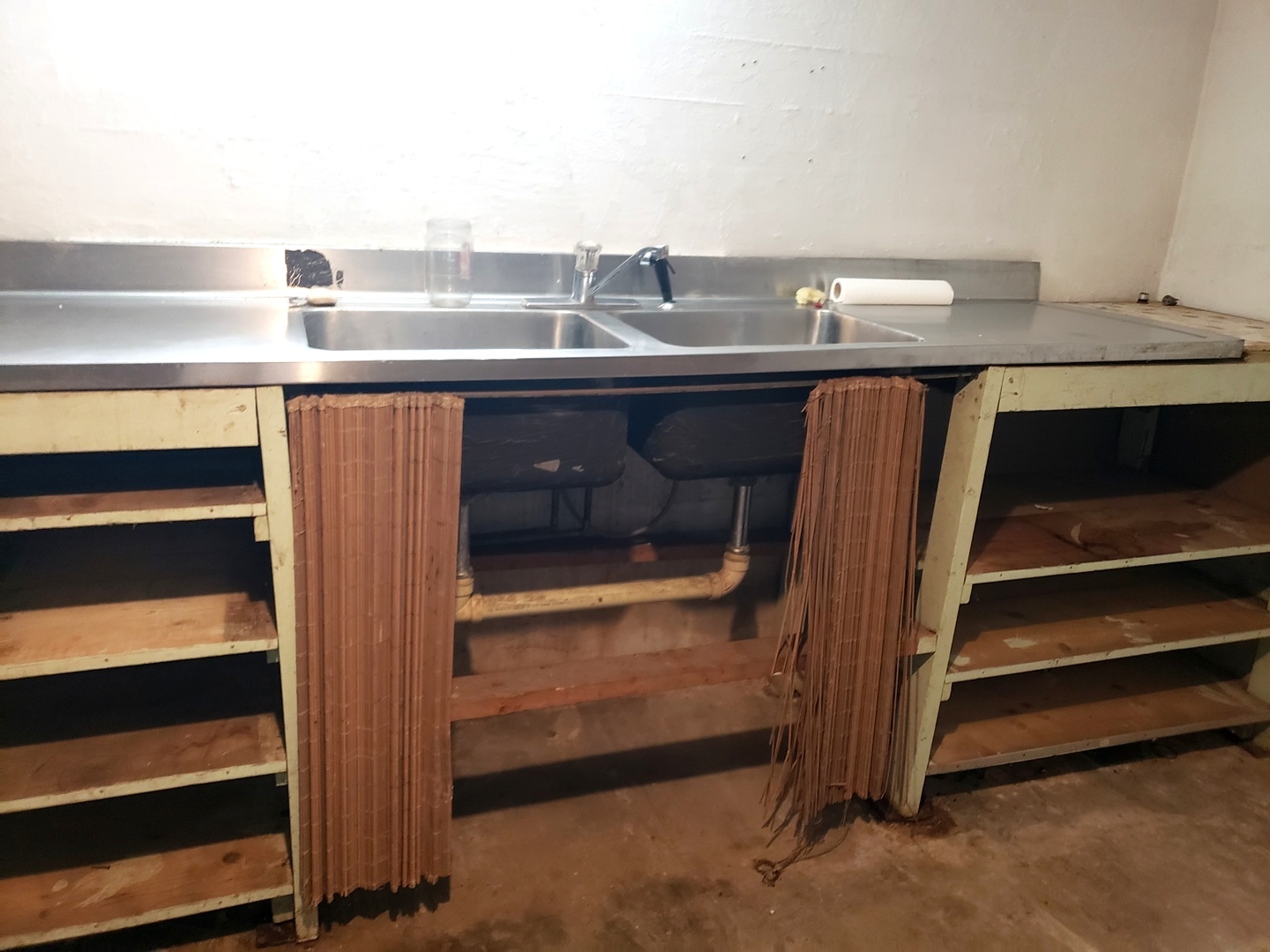 Undisclosed Address Kankakee, IL 60901 - Photo 34 of 35 a view of a room with washing machine