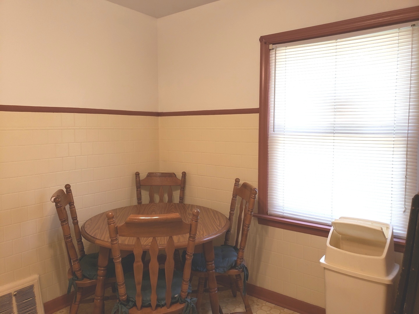 Undisclosed Address Kankakee, IL 60901 - Photo 9 of 35 a view of a dining room with furniture and window