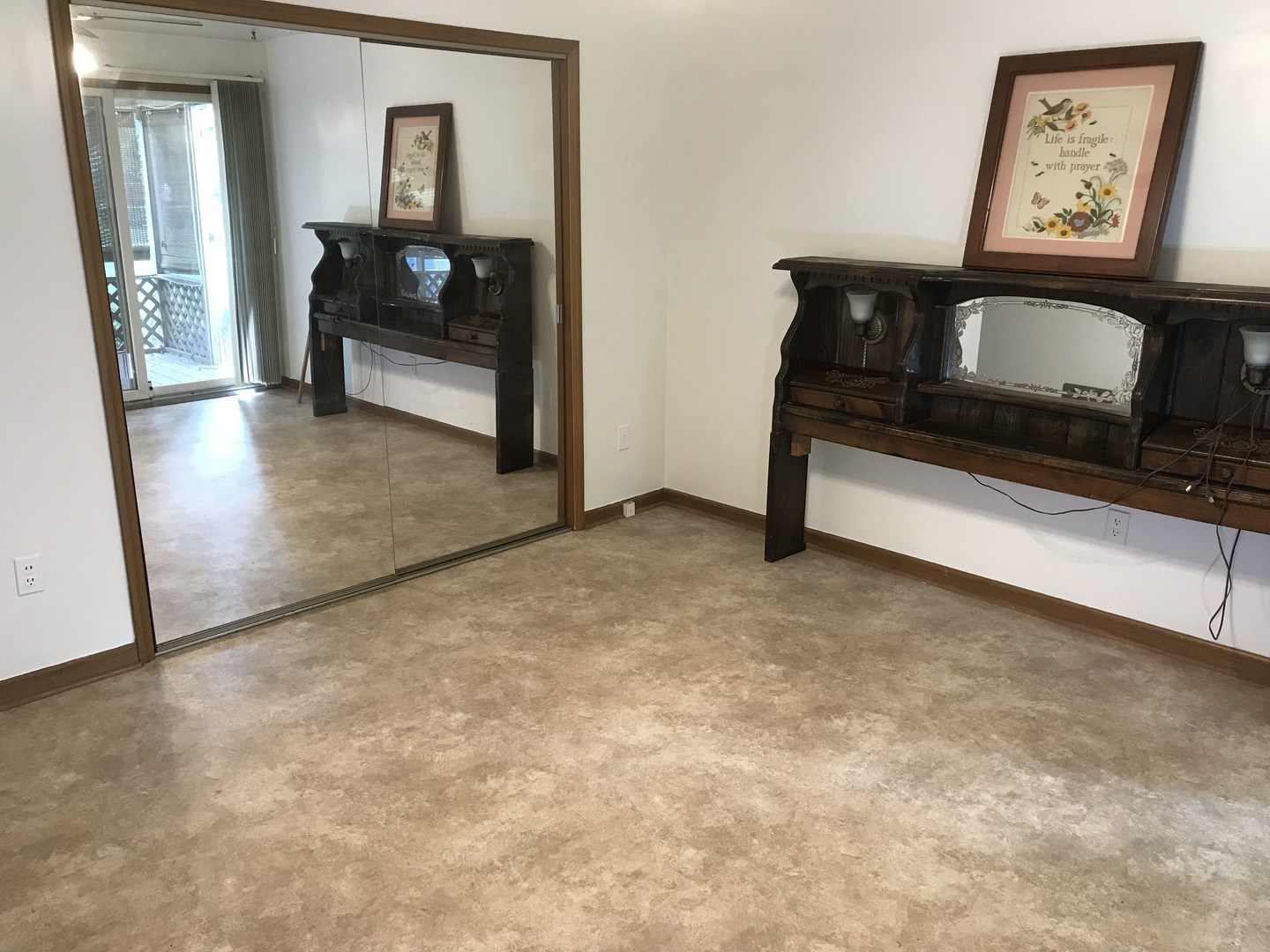 Undisclosed Address Kankakee, IL 60901 - Photo 10 of 35 a living room with furniture and a wooden floor