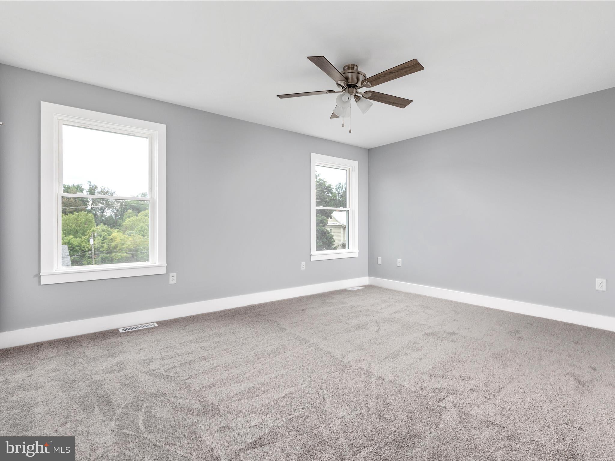 178 Bank Street Mount Jackson, VA 22842 - Photo 16 of 22 Upper-Level Primary Bedroom