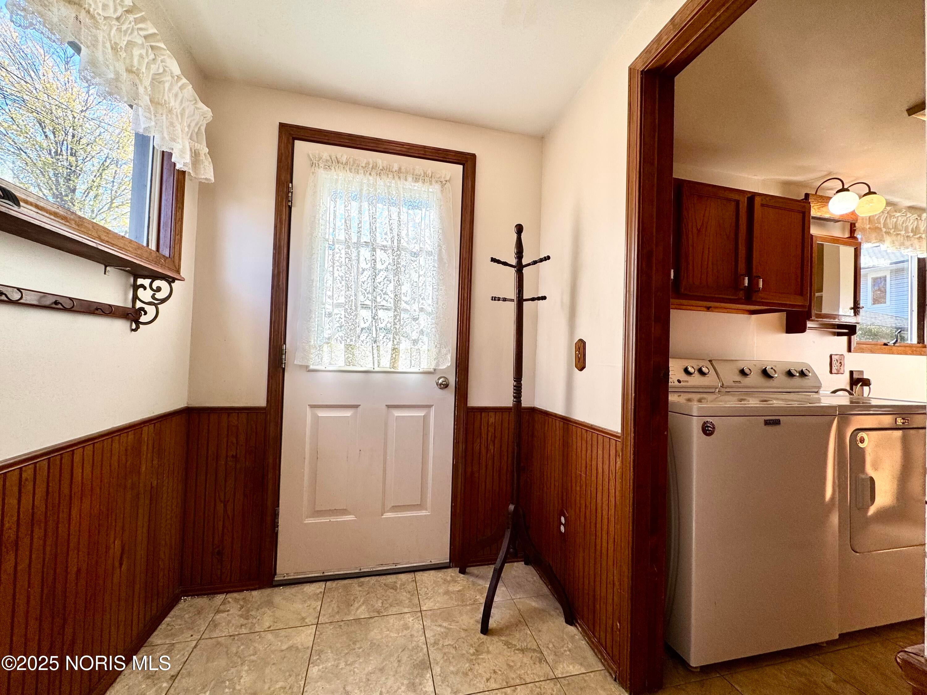 415 Fort Street Defiance, OH 43512 - Photo 20 of 41 Backdoor off kitchen