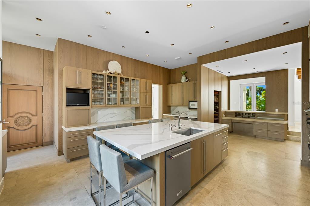 3315 Bay Shore Road Sarasota, FL 34234 - Photo 4 of 96