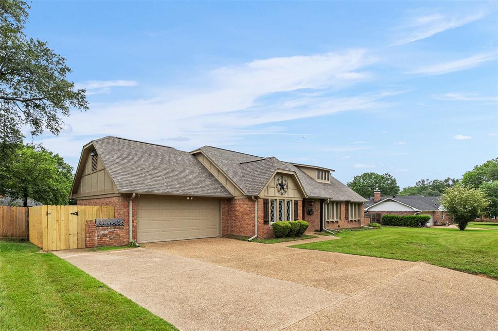 1102 Mill Run Road Athens, TX 75751 - Photo 30 of 35 a front view of a house with a yard