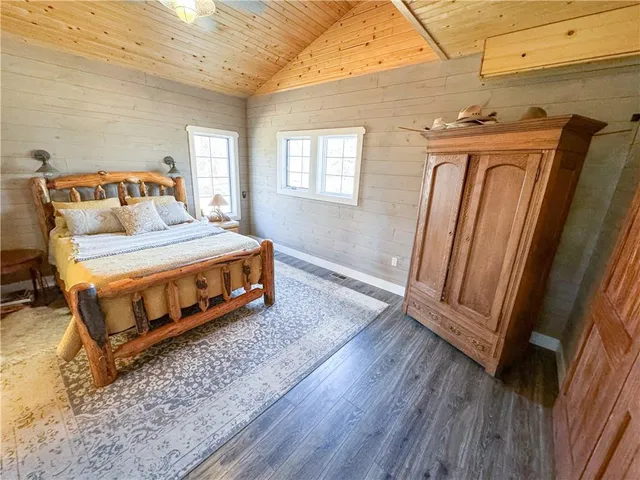 $899,000 | 29721 South Hess Road, Harrisonville, MO 64701