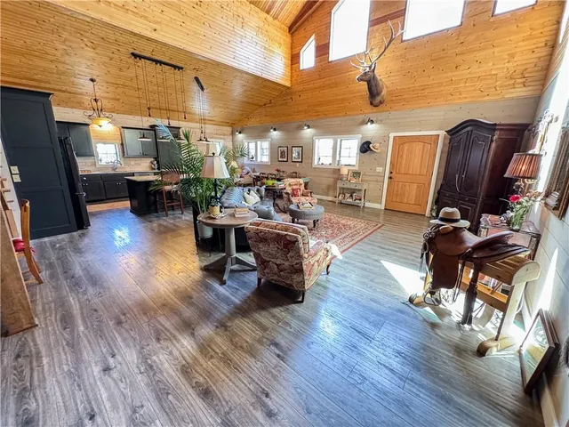 $899,000 | 29721 South Hess Road, Harrisonville, MO 64701