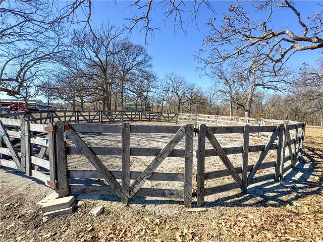 $899,000 | 29721 South Hess Road, Harrisonville, MO 64701