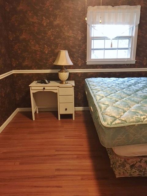 109 Ryans Path Morrison, TN 37357 - Photo 16 of 29 a living room with chair and a table