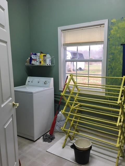 109 Ryans Path Morrison, TN 37357 - Photo 22 of 29 a utility room with a washer and dryer