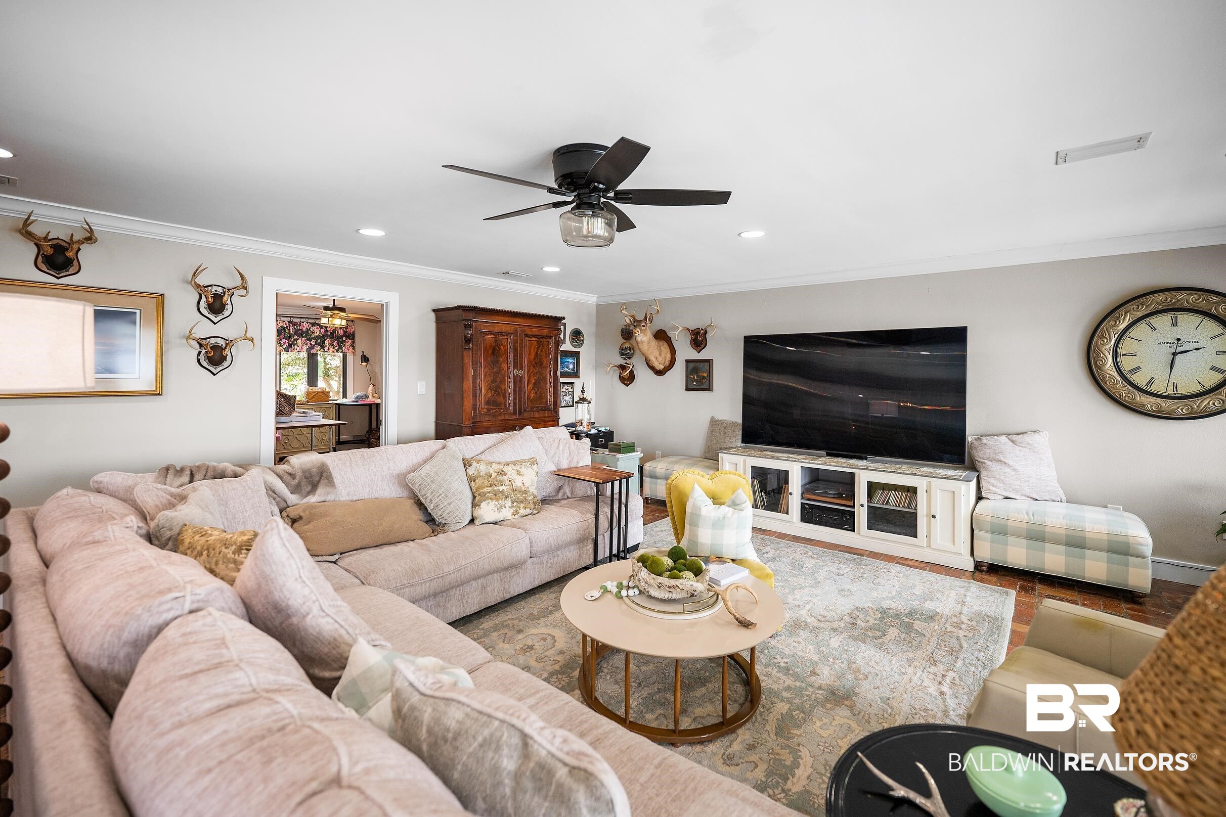 8490 Bay View Drive Foley, AL 36535 - Photo 28 of 67 Living room featuring a ceiling fan, ornamental molding, and recessed lighting