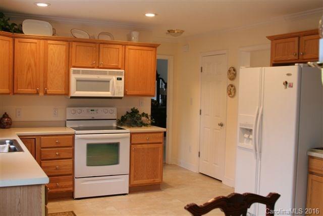 328 Sherry Street Rutherfordton, NC 28139 - Photo 4 of 16