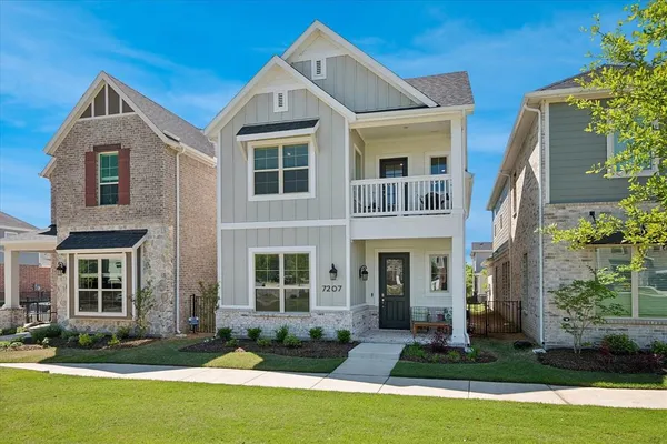 $3,300 | 7207 Daytona Mews, Rowlett, TX 75088