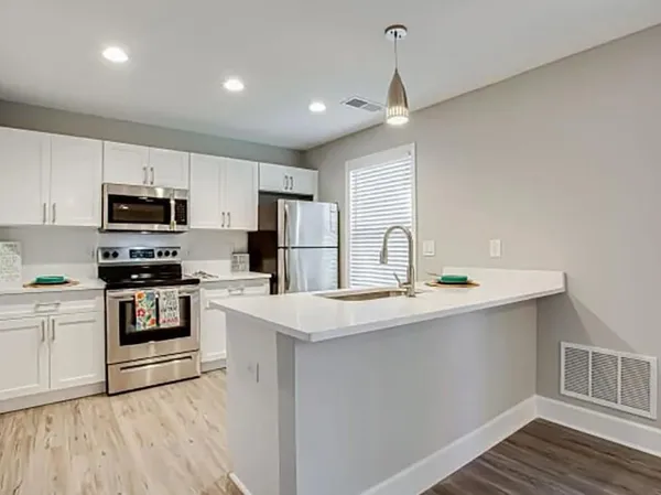 $1,199 | 1067 Pitts Road, Unit 1043F, Sandy Springs, GA 30350