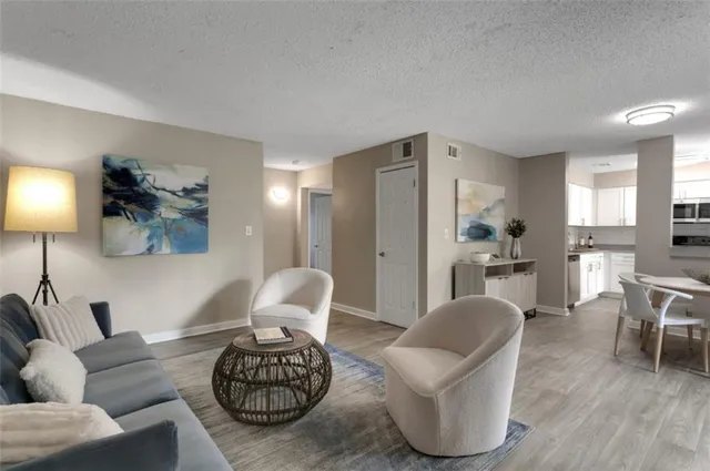 $1,263 | 1067 Pitts Road, Unit 1041F, Sandy Springs, GA 30350