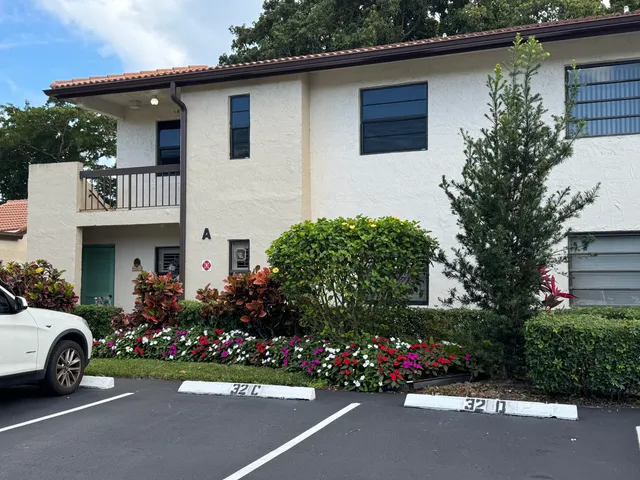 $2,700 | 21876 Cypress Circle, Unit B, Boca Raton, FL 33433