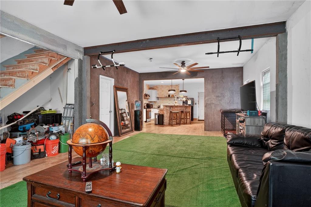 843 Fox Street Northwest Atlanta, GA 30318 - Photo 3 of 30 a room with musical instruments