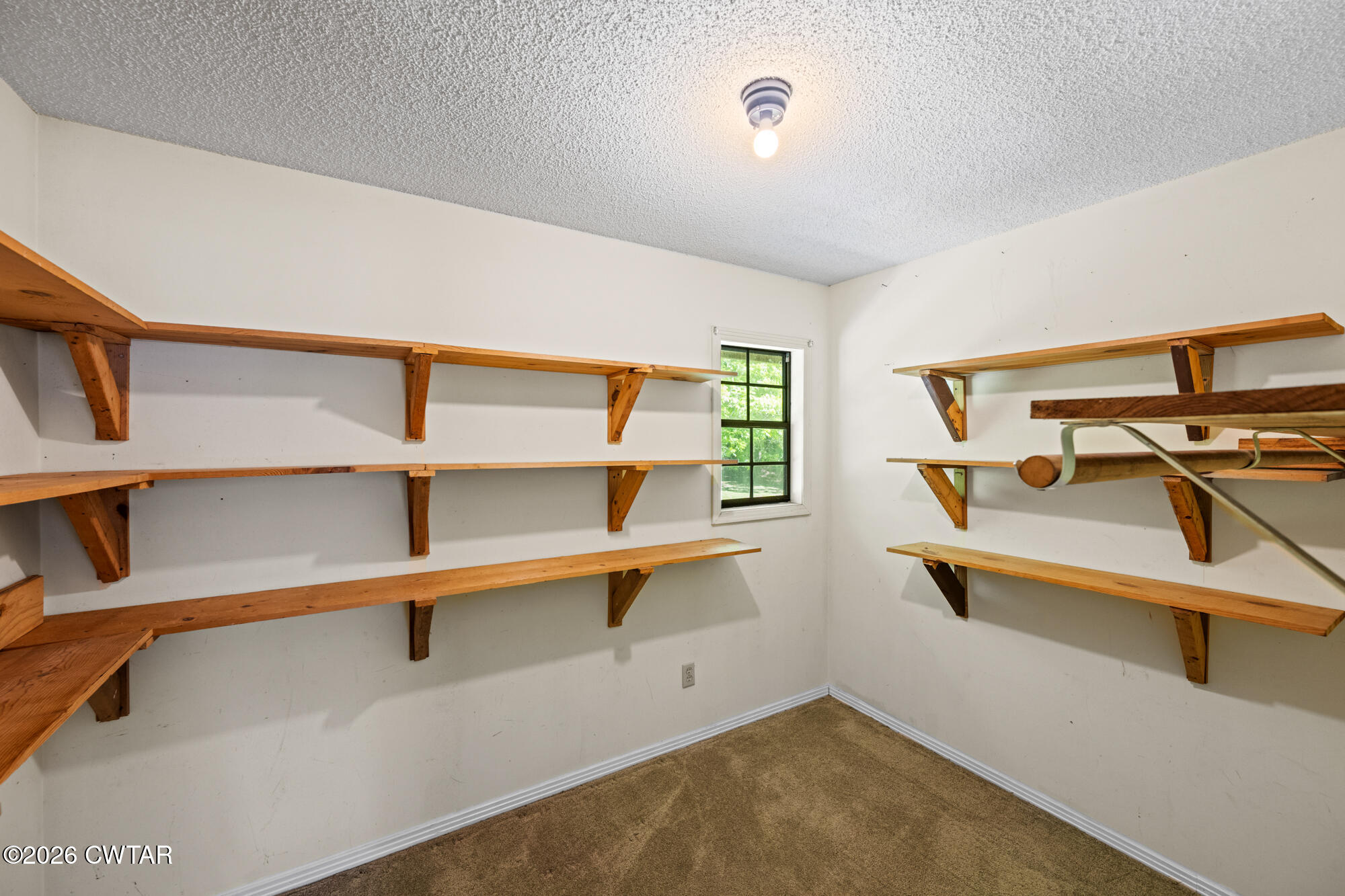 8932 Mt Carmel Road Decaturville, TN 38329 - Photo 23 of 47 a view of workspace with seating area